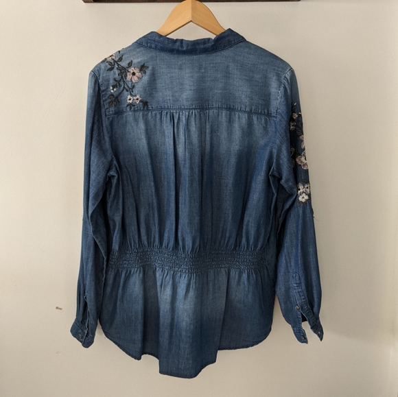 Vintage America Embroidered Chambray Top NWT - Picture 7 of 7